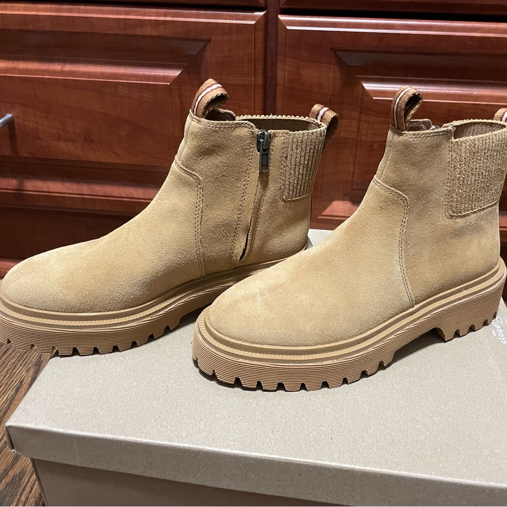 NEW Madewell Pull On Chelsea Boots